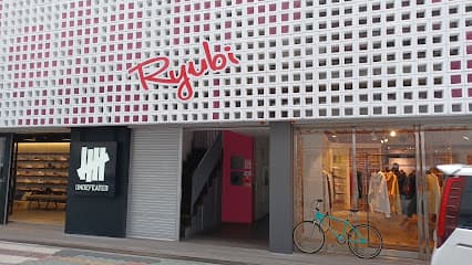 沖縄写真デザイン工芸学校